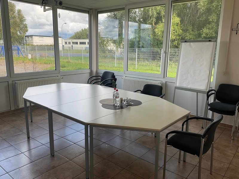 Hier ist Ihr neuer Firmensitz! - möbliertes Bürogebäude in Gransee