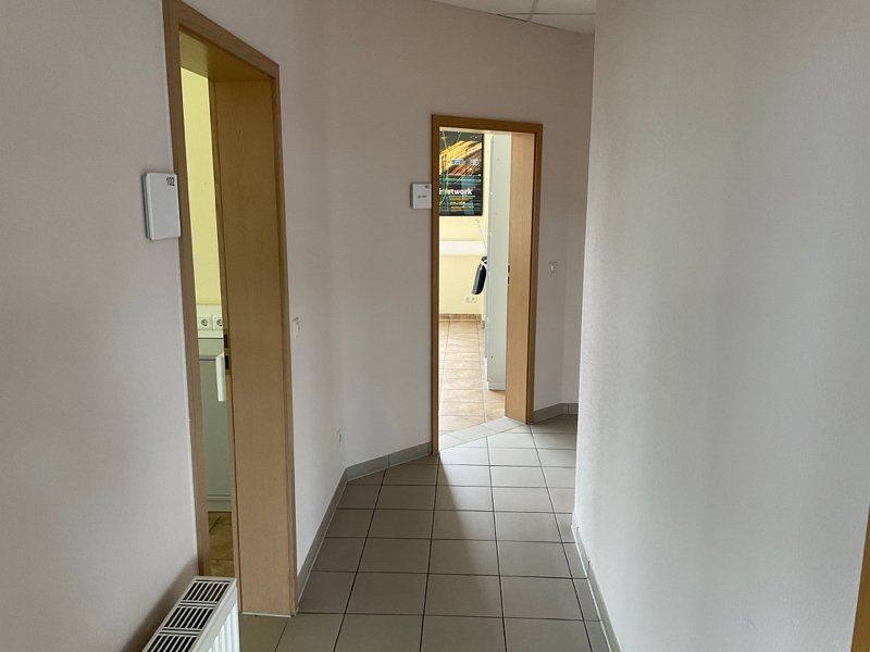 Hier ist Ihr neuer Firmensitz! - möbliertes Bürogebäude in Gransee