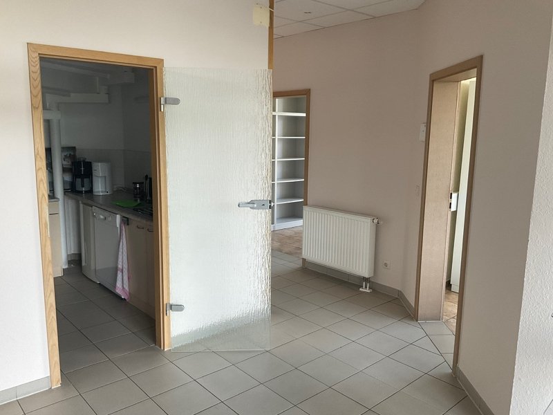 Hier ist Ihr neuer Firmensitz! - möbliertes Bürogebäude in Gransee