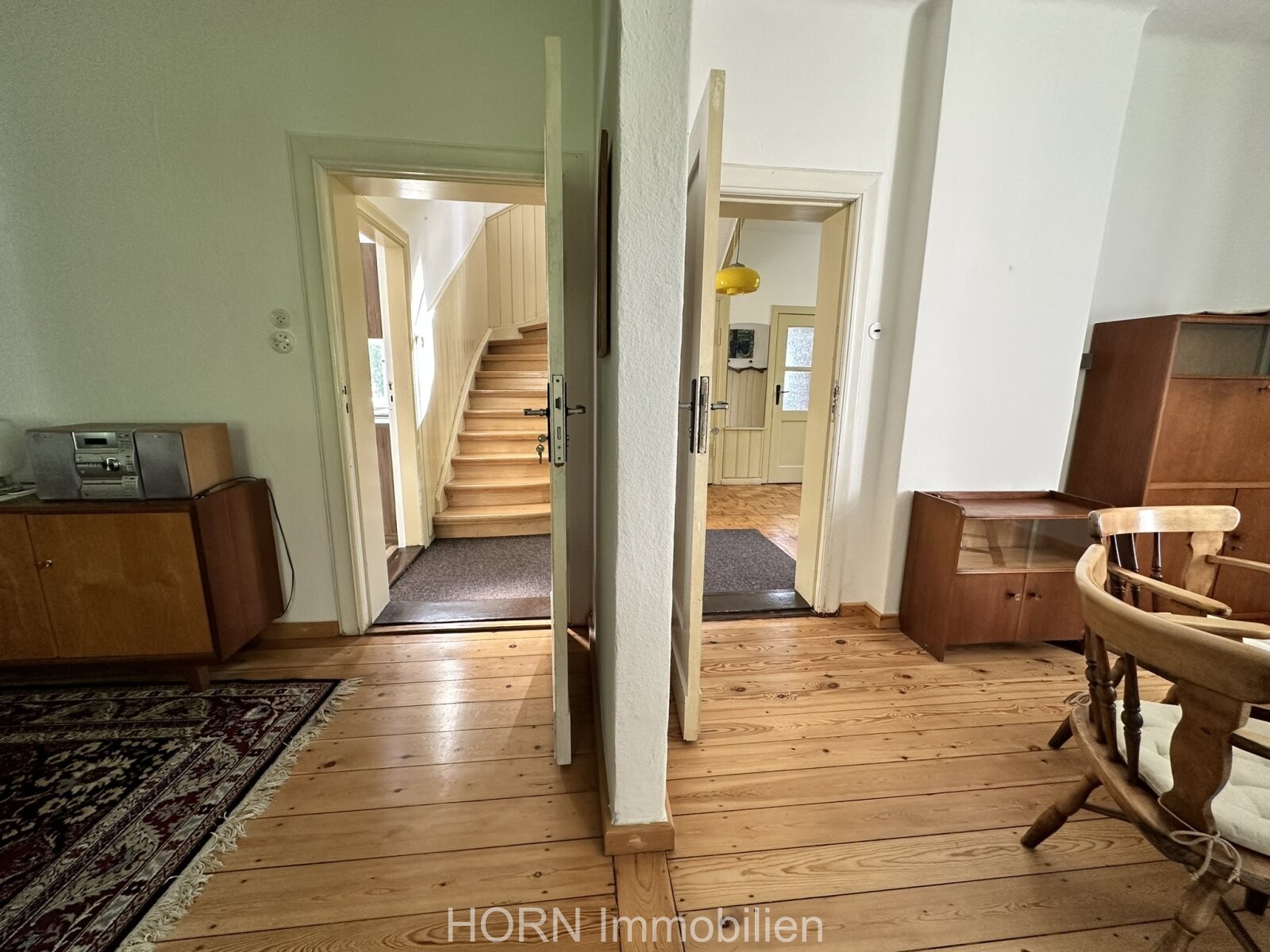 Malerisches Einfamilienhaus auf waldähnlichen Grundstück mit Zugang zum Rhin 