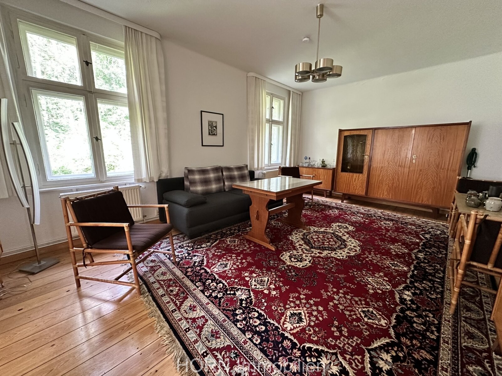 Malerisches Einfamilienhaus auf waldähnlichen Grundstück mit Zugang zum Rhin 