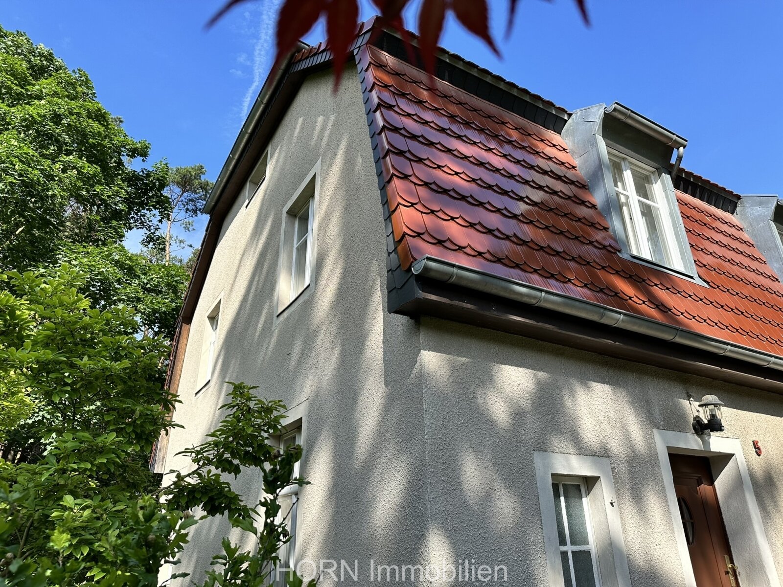 Malerisches Einfamilienhaus auf waldähnlichen Grundstück mit Zugang zum Rhin 