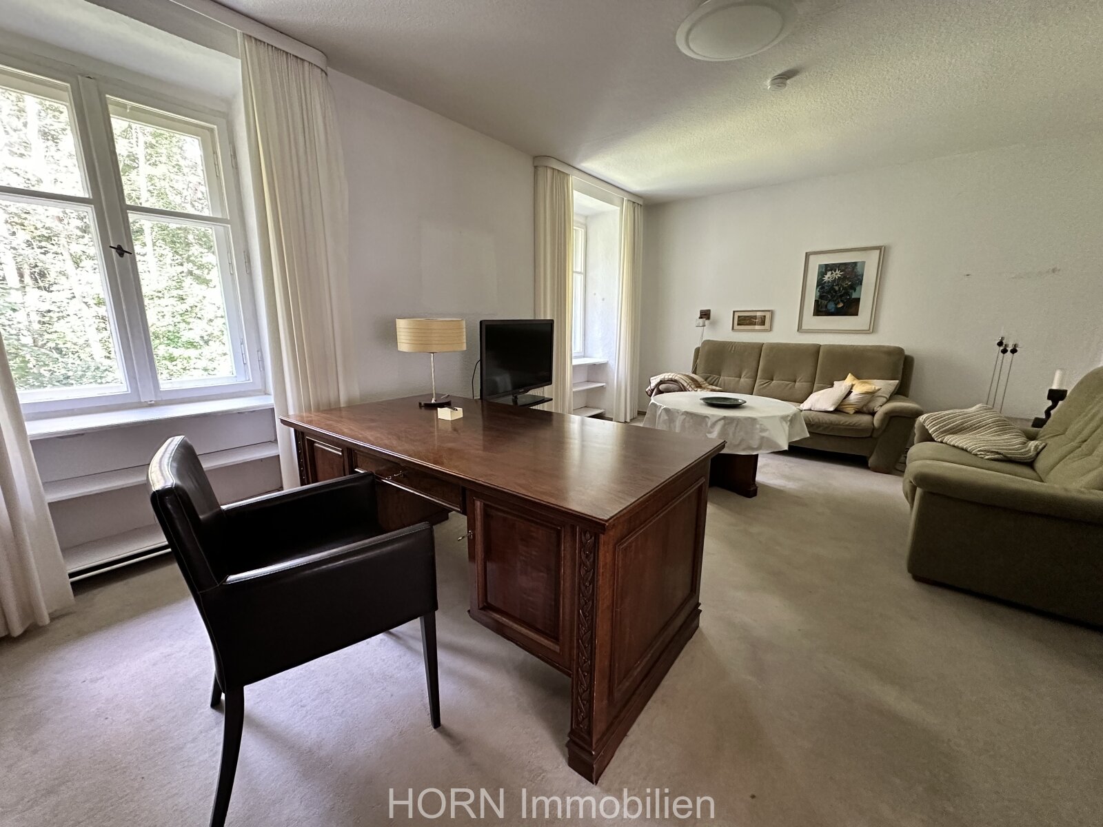 Malerisches Einfamilienhaus auf waldähnlichen Grundstück mit Zugang zum Rhin 