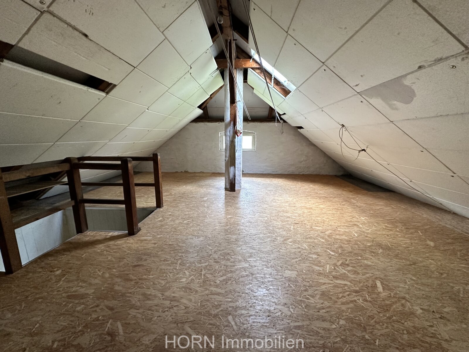 Malerisches Einfamilienhaus auf waldähnlichen Grundstück mit Zugang zum Rhin 