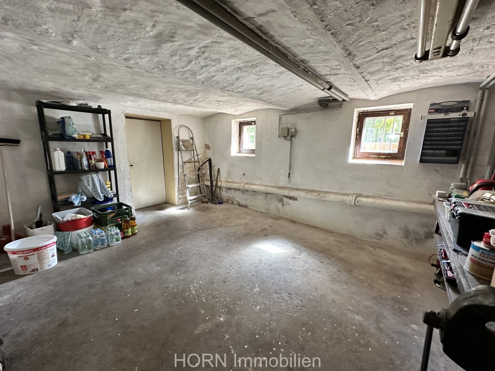 Malerisches Einfamilienhaus auf waldähnlichen Grundstück mit Zugang zum Rhin 