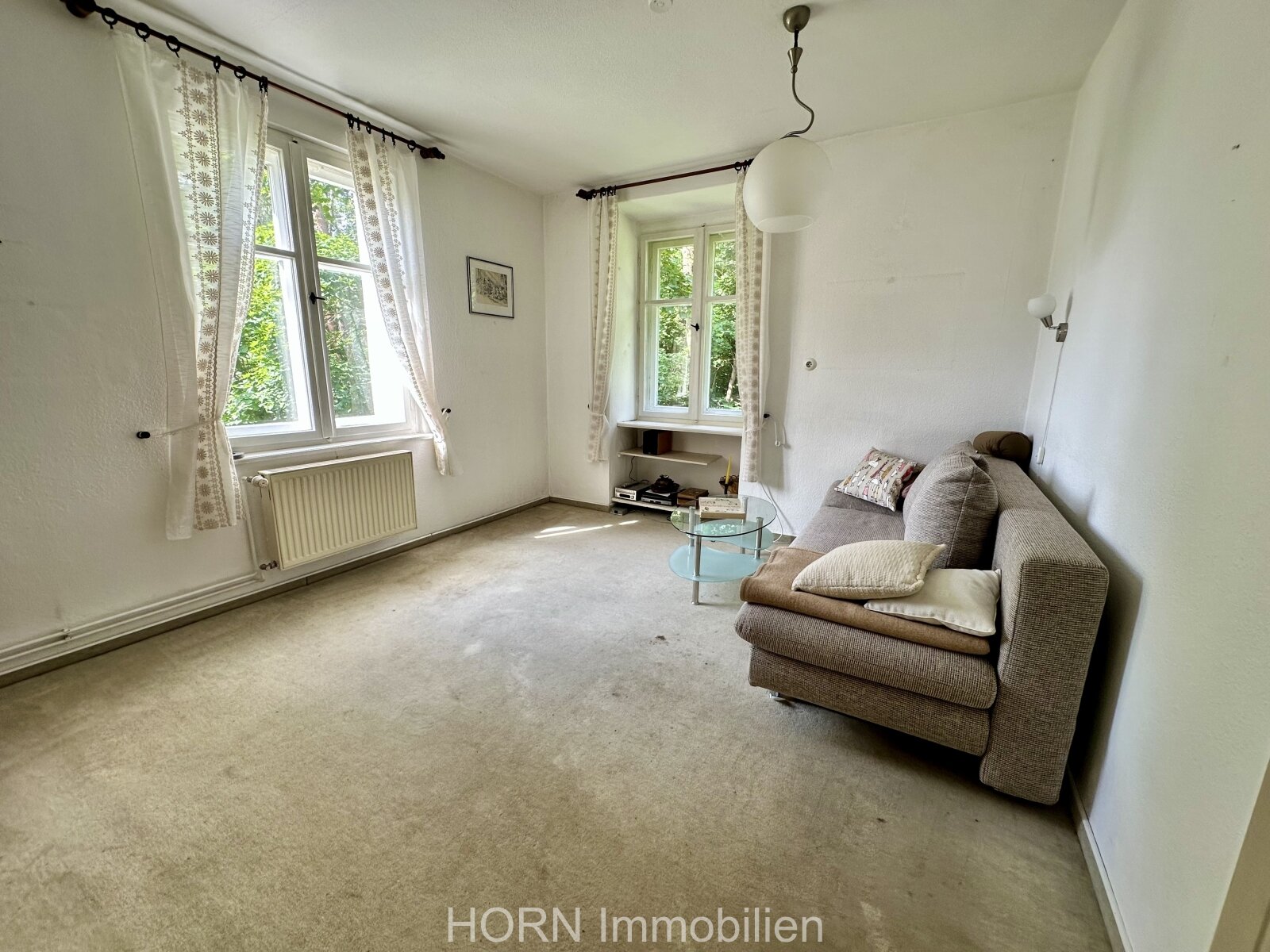 Malerisches Einfamilienhaus auf waldähnlichen Grundstück mit Zugang zum Rhin 