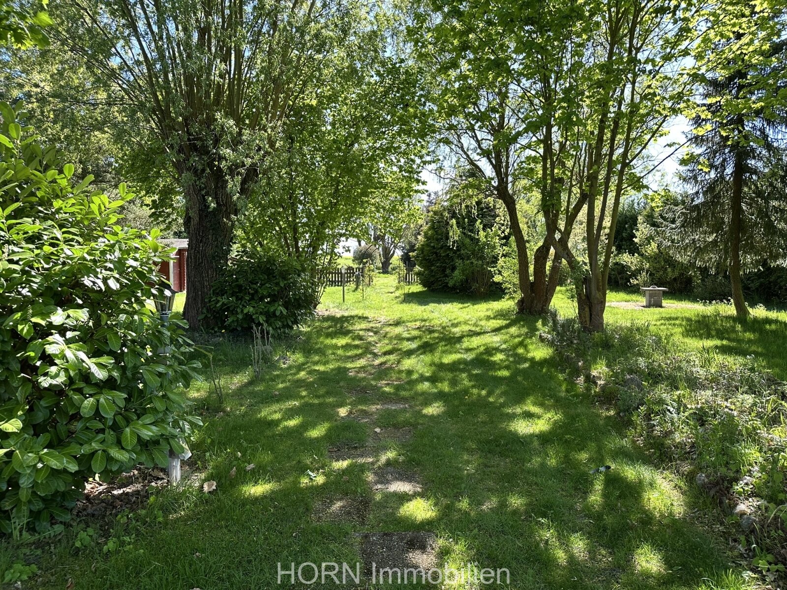 Doppelhaushälfte auf wunderschönem Grundstück nahe Fehrbellin