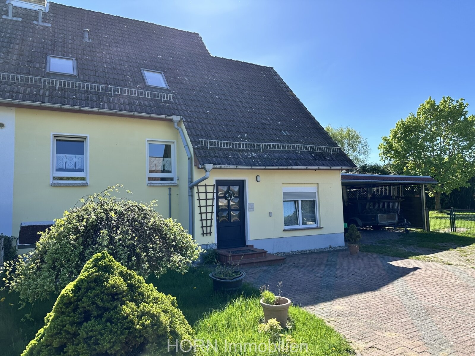 Doppelhaushälfte auf wunderschönem Grundstück nahe Fehrbellin