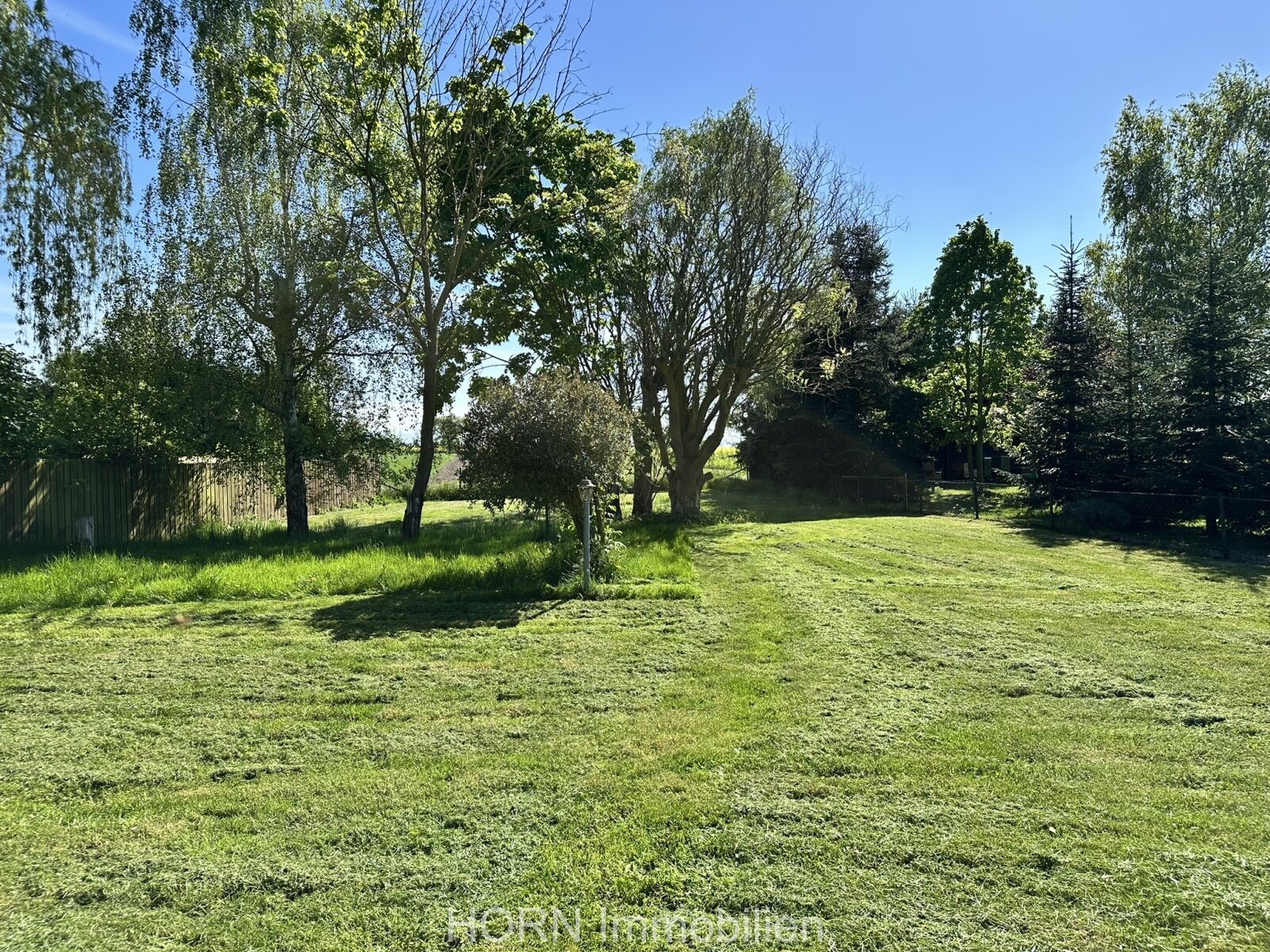 Doppelhaushälfte auf wunderschönem Grundstück nahe Fehrbellin